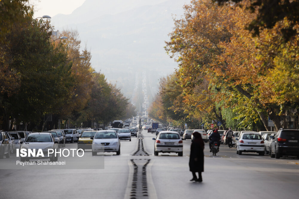 نمای خیابان خیابان حکیم نظامی اصفهان در منطقه مرکزی شهر